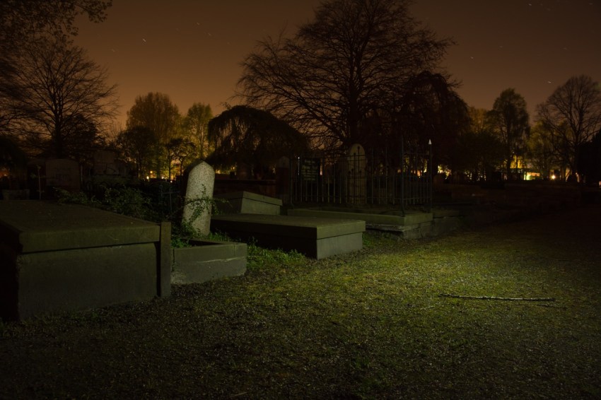 25 Average People Describe The Night They Discovered A Dead Body