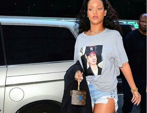 Here’s How To Buy The #ImWithHer T-Shirt Rihanna Was Wearing Tonight