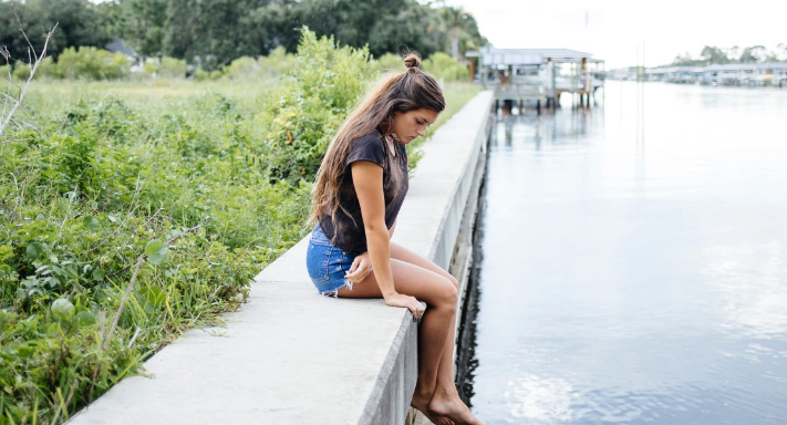 7 Painful Stages Of A Breakup We’re All Too Familiar With And How To Get Through Them