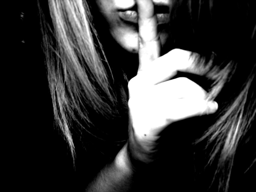 39 Men And Women Confess The Juiciest And Most Horrifying Personal Secrets That Could Destroy Their Lives