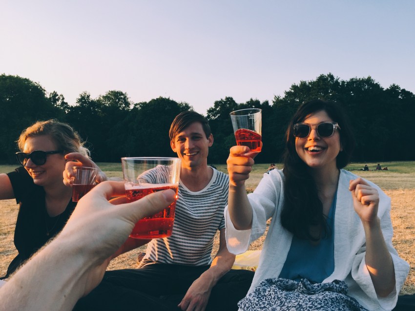 How To Deal With Your SO’s Friends (That You Kind Of Hate)