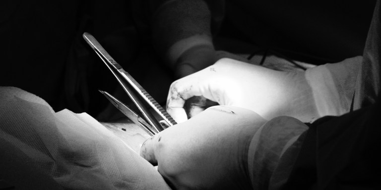 33 Surgery Patients Share The Terror And Panic Of Waking Up In The Middle Of Surgery