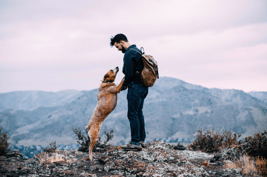 If He Keeps These 13 Old-Fashioned Dating Habits Alive, He’s One Of The Good Ones