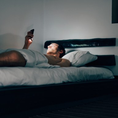 15 Men Reveal What Information They Really, *REALLY* Want To See On Your Dating App Profile
