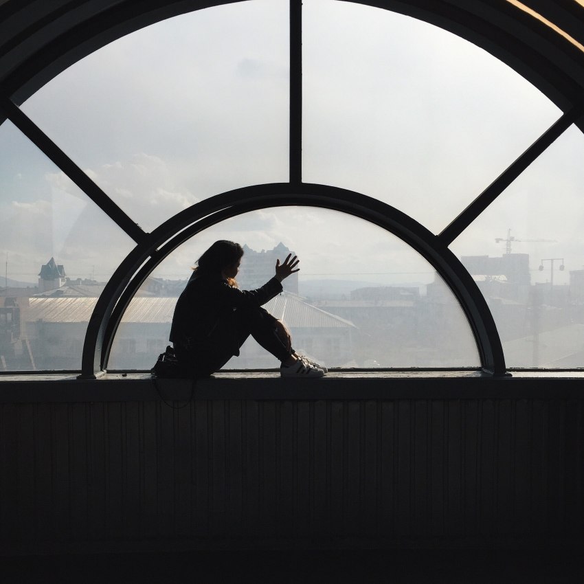 10 Things You Don’t Realize You’re Doing Because You’re Actually Insatiably Lonely