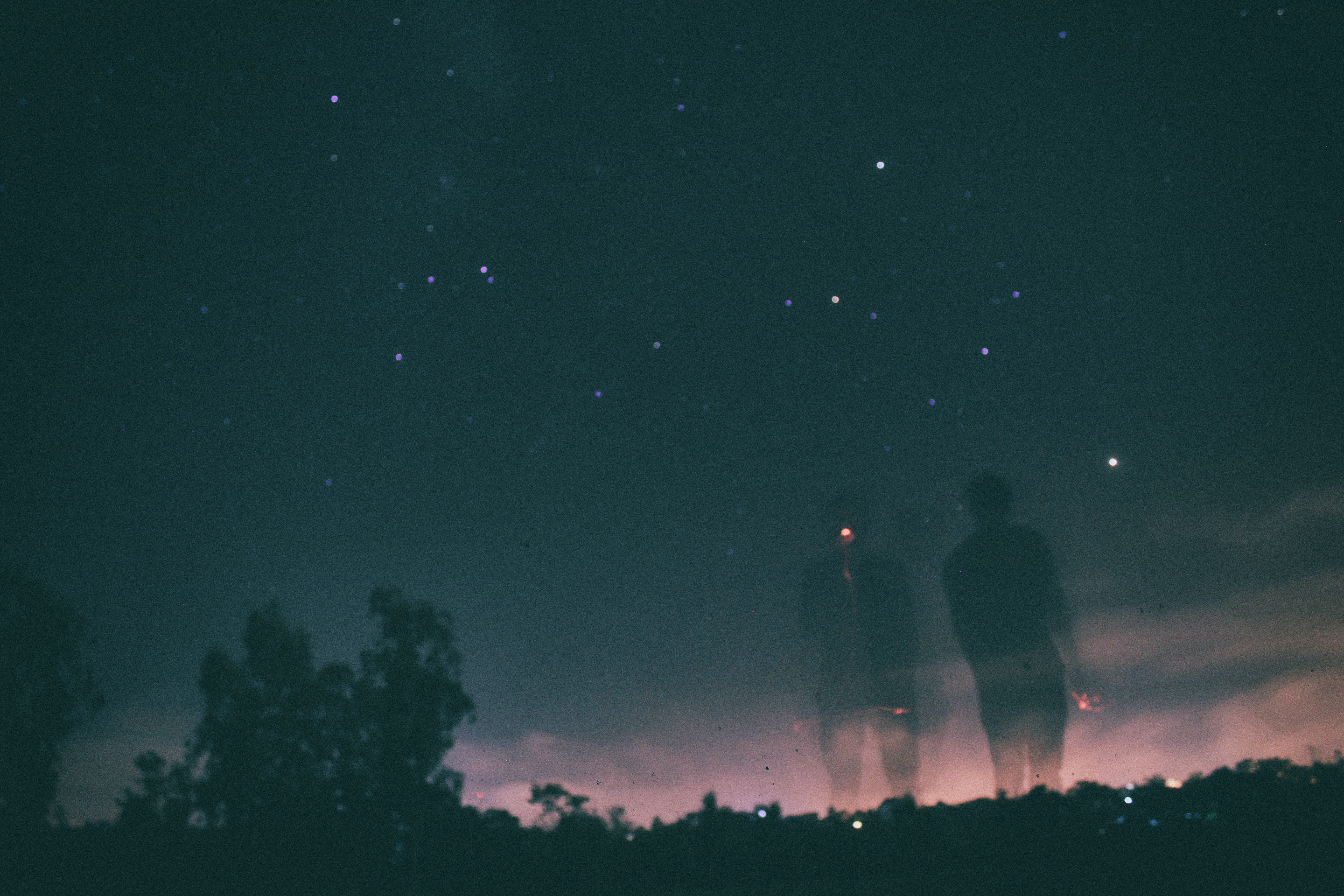 2 июня ночью. Звездное небо и человек. Звёзды атмосферно. Звездное небо одиночество. Атмосферная ночь.