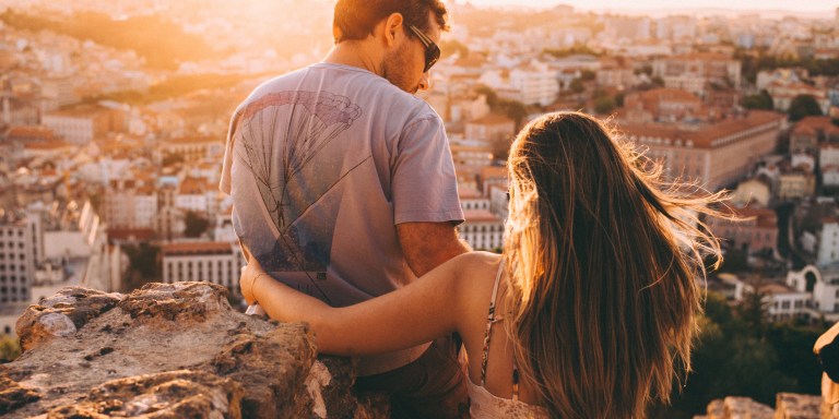10 Reasons Why Your Next Relationship Should Definitely Be With An Extroverted Introvert