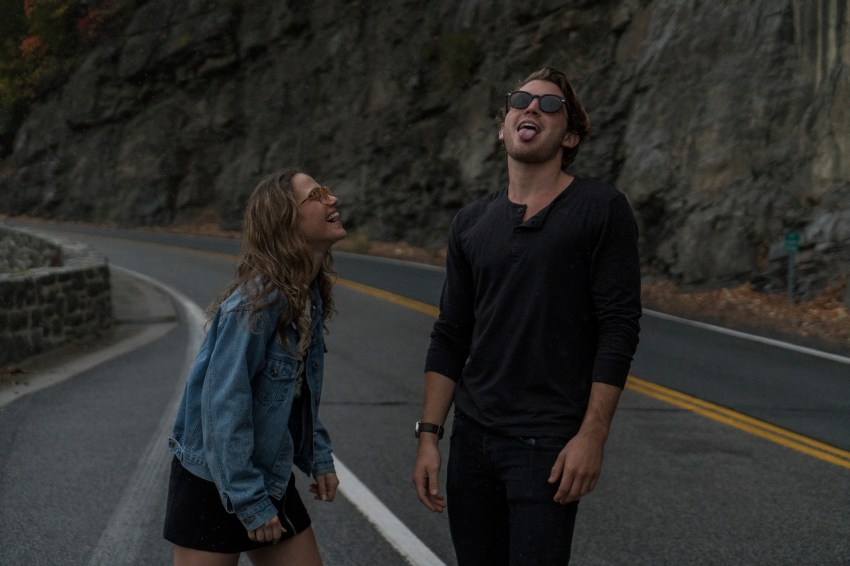 This Is What Mixed Signals Actually Mean (So You Can Quit Questioning How He Feels)