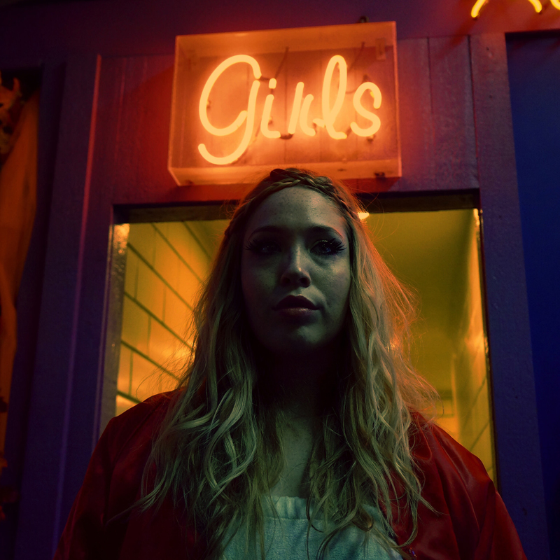 35 Guys Reveal The Quirky Little Traits That Make A Girl ExtraSexy