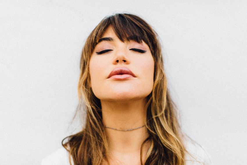 This Is Why She Acts Like She Doesn’t Care, Even Though You’re Secretly Killing Her