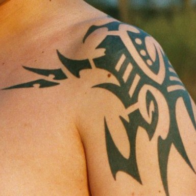 Douchebag Flags: 25 Fashion Mistakes That ALL Raging Douches Commit