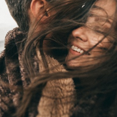 22 Tiny Signs That He Has A Massive Crush On You