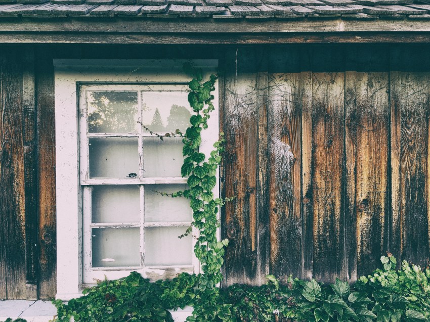26 Realtors Reveal The Disturbing History Behind The Haunted Houses They Were Forced To Sell