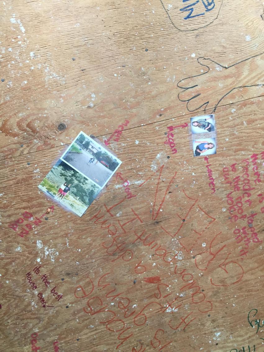 The Creepy Messages This Woman Found When Remodeling Her Room Are Terrifying