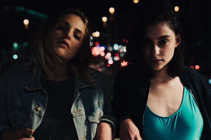 17 Daily Struggles Only Outgoing Introverts Will Understand