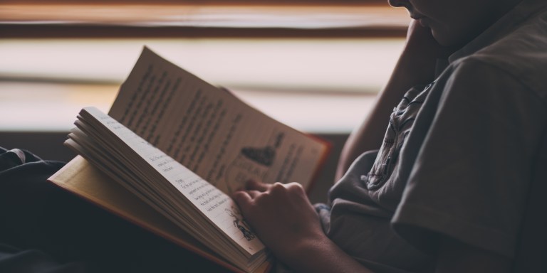 15 Books That Healed My Anxiety (From Someone Who Once Hated Reading)