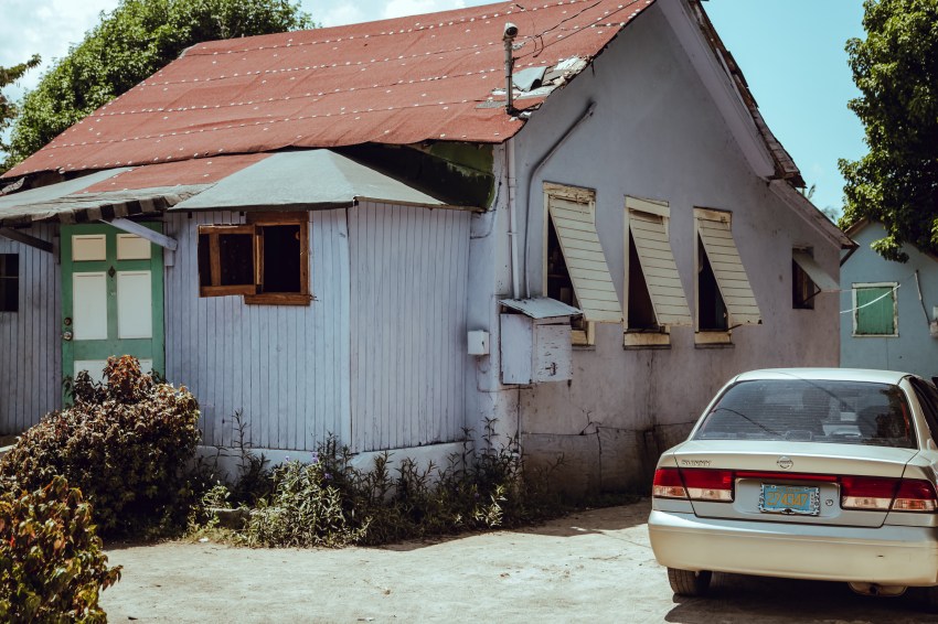 26 Cops On The Creepiest Thing They Found During A House Search