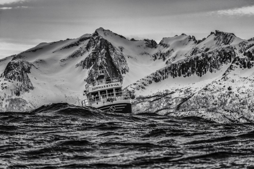 25 Ship Crewmen On The Scariest Experience They’ve Had Out In The Ocean