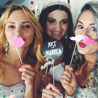 This Is What You’re Like As A Bridesmaid, Based On Your Zodiac Sign