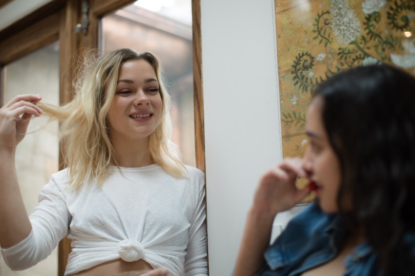 This Is The Coolest Way To Handle A Person Hitting On Your Significant Other
