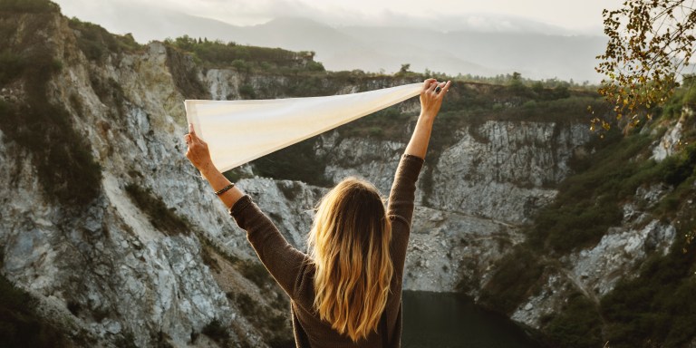 Here’s One Simple Way To Feel Happier (In 5 Words), Based On Your Zodiac Sign