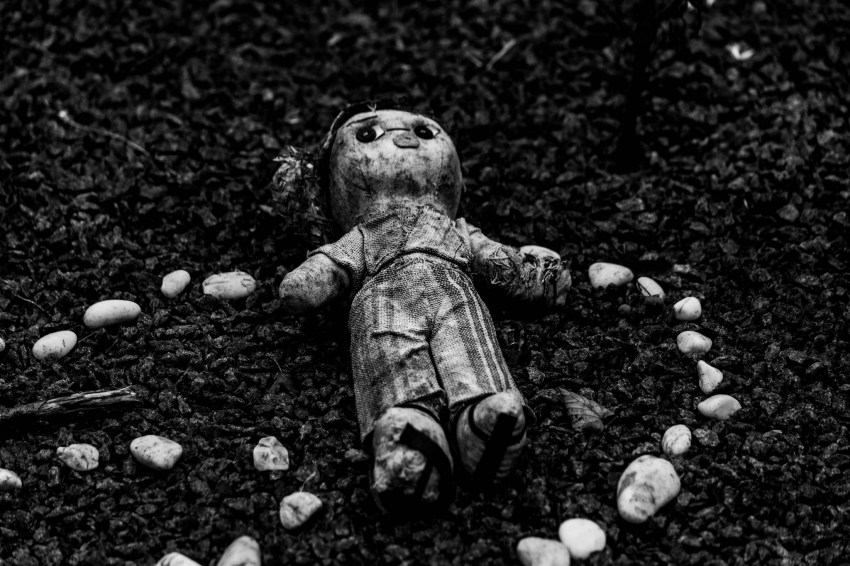 50 People Share The Spooky As Hell Unexplained Mysteries That Haunt Them To This Day