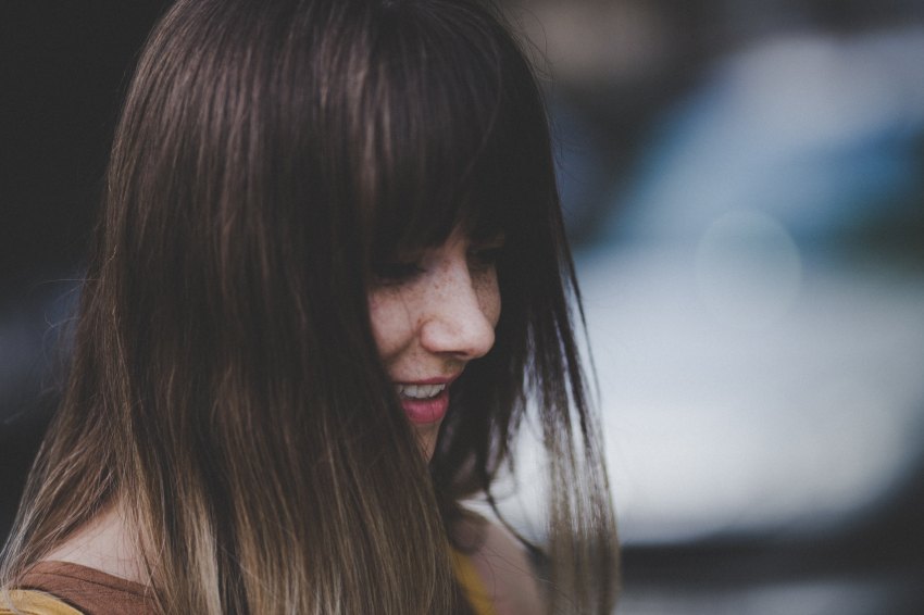 4 Uncomfortable Things Only Extroverted Introverts Will Understand