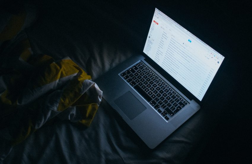 25 Internet Addicts Talk About Their Creepiest Online Experience