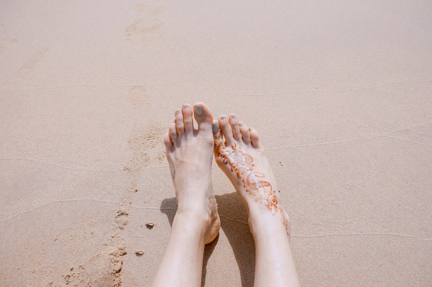 8 Things People Don’t Realize You’re Doing Because You’re Unhappy