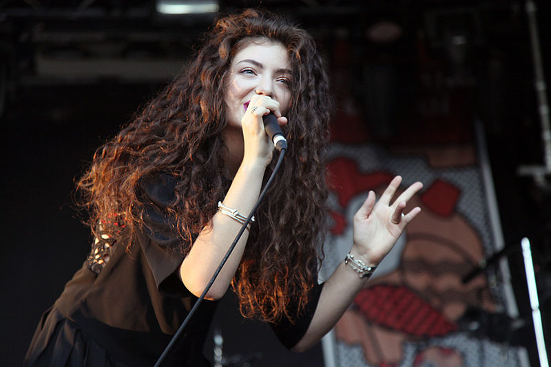 22 Thoughts I Had While Watching Lorde’s Music Video For Perfect Places ...