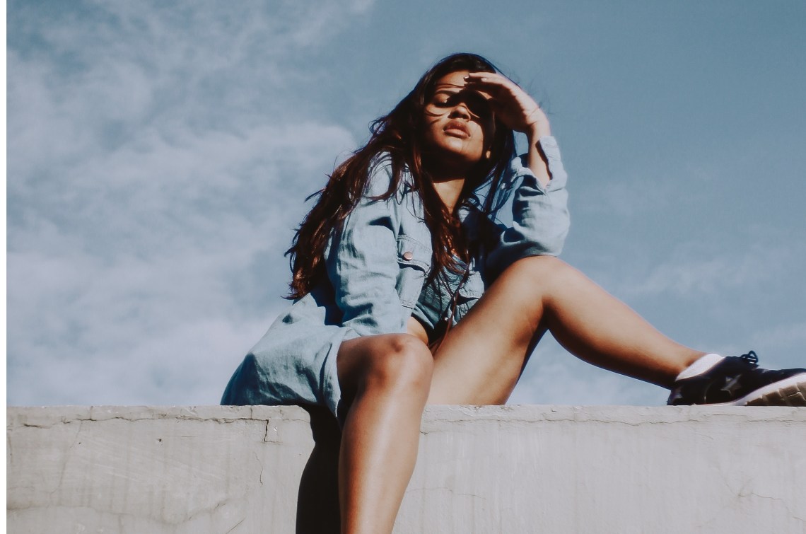 girl slouching, bad behaviors