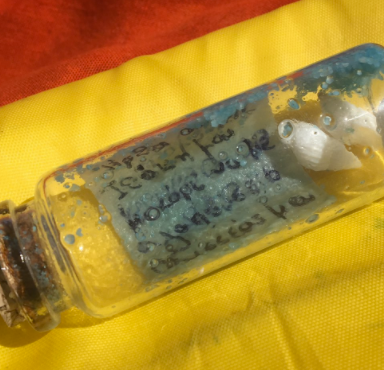 This Woman Found A Message In A Bottle While Vacationing In Greece And It’s Straight Out Of A Romance Novel