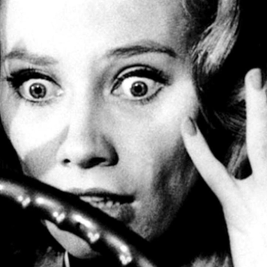 10 Classic Horror Movies Everyone Should See At Least Once