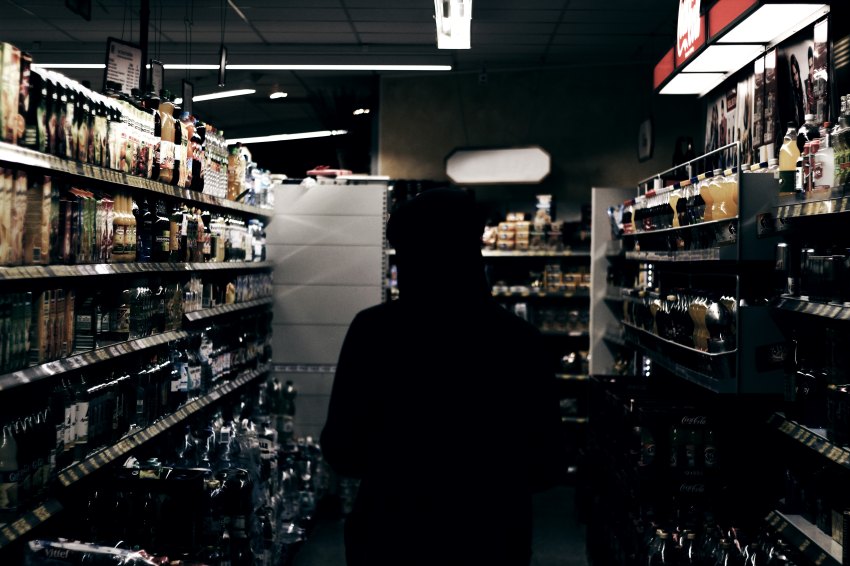8 Reasons Why People Who Grew Up With An Addict Parent Will Never Feel ‘Normal’