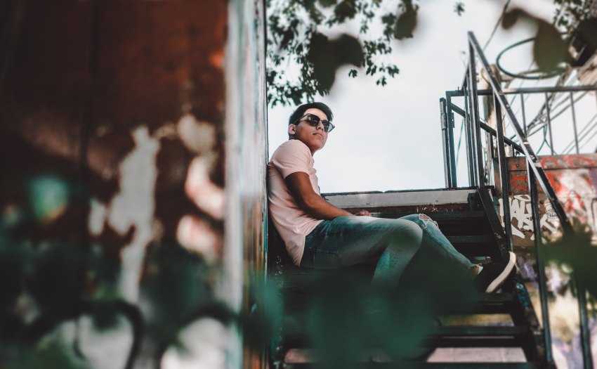 Ladies: If He Doesn’t Act Like He Cares, He’s Just Not That Into You