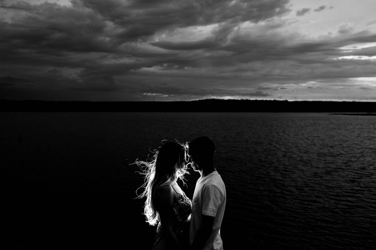 Couple hugging black and white photo
