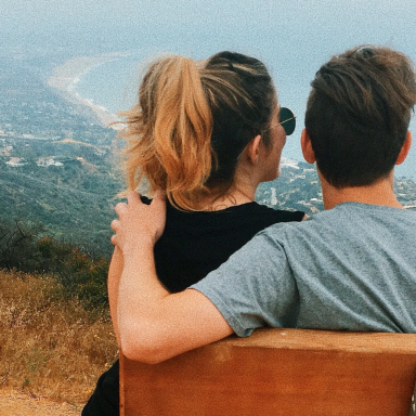 50 Super Sweet Things To Do For Someone Whose Love Language Is ‘Touch’