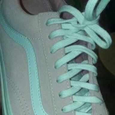 People Can’t Decide If This Shoe Is Pink And White Or Grey And Teal And It’s Like ‘The Dress’ All Over Again