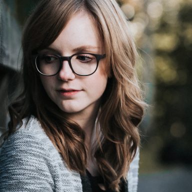 5 Reasons Why The Most Intelligent Girls Talk To Themselves