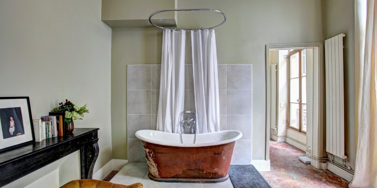 The ‘Brain Soothing’ Bath That Will Ease Your Anxious Mind In Minutes