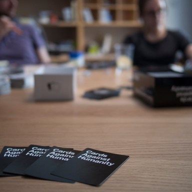 ‘Cards Against Humanity’ Just Bought Part Of The U.S.-Mexico Border So Trump Won’t Be Able To Build The Wall And It’s Honestly Amazing