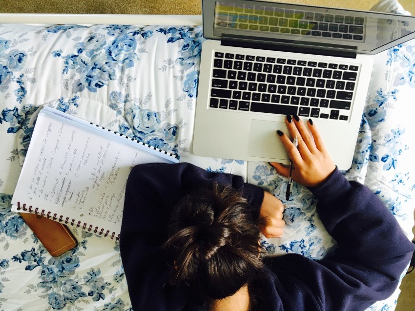 10 Signs Your Life Is A Mess But You’re Actually Mastering It