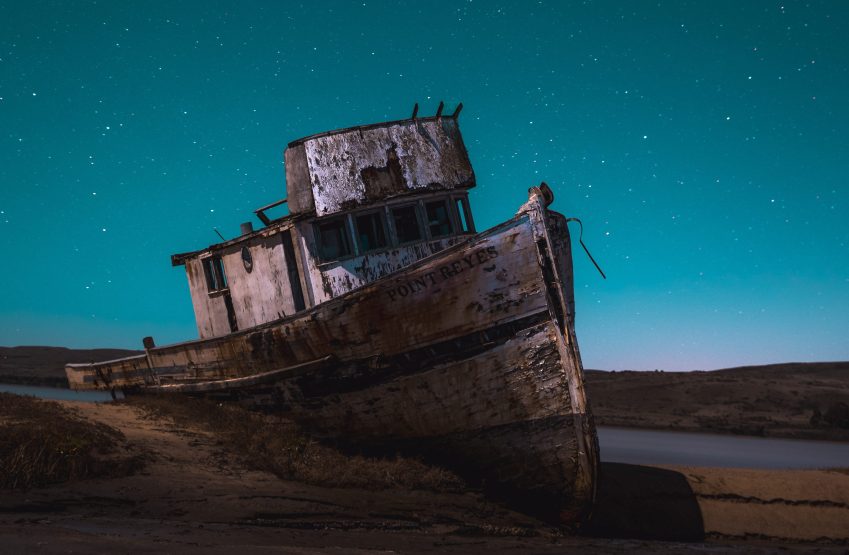 20 Survivors Of Plane Crashes, Shipwrecks, And Other Gruesome Disasters Tell Their Story