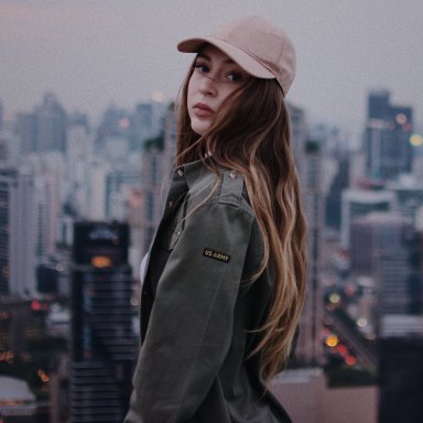 girl in hat