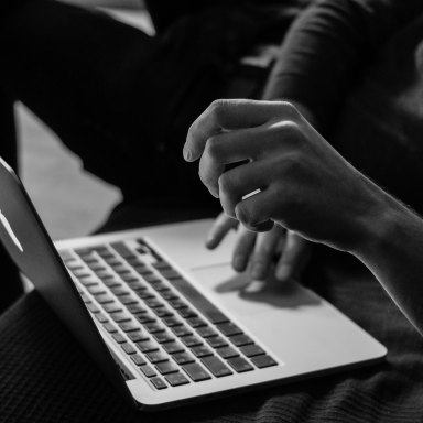 How Social Media And Mob Mentality Are Killing Our Ability To Think Critically
