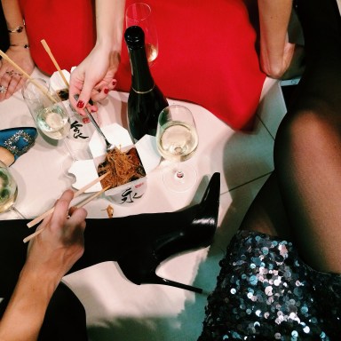 girls eating around each other in a circle