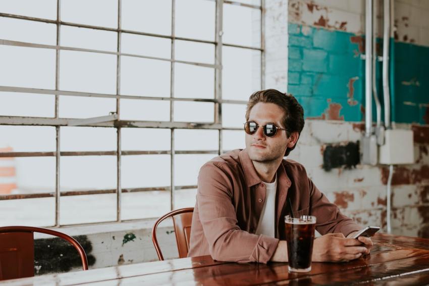 How To Know When The Person You’re Dating Isn’t Over Their Ex