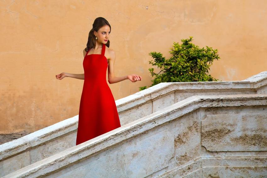 Here’s What Your Rising Sign Says About Your Appearance, According To Medical Astrology