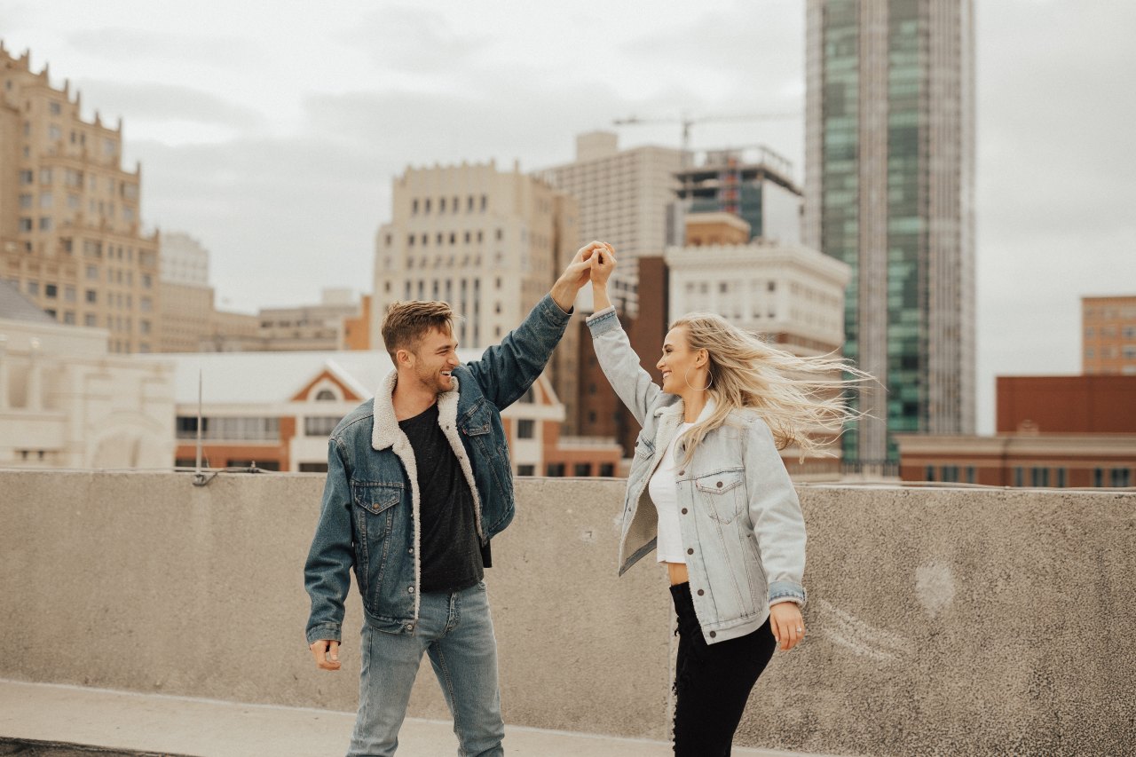 couple dancing with me