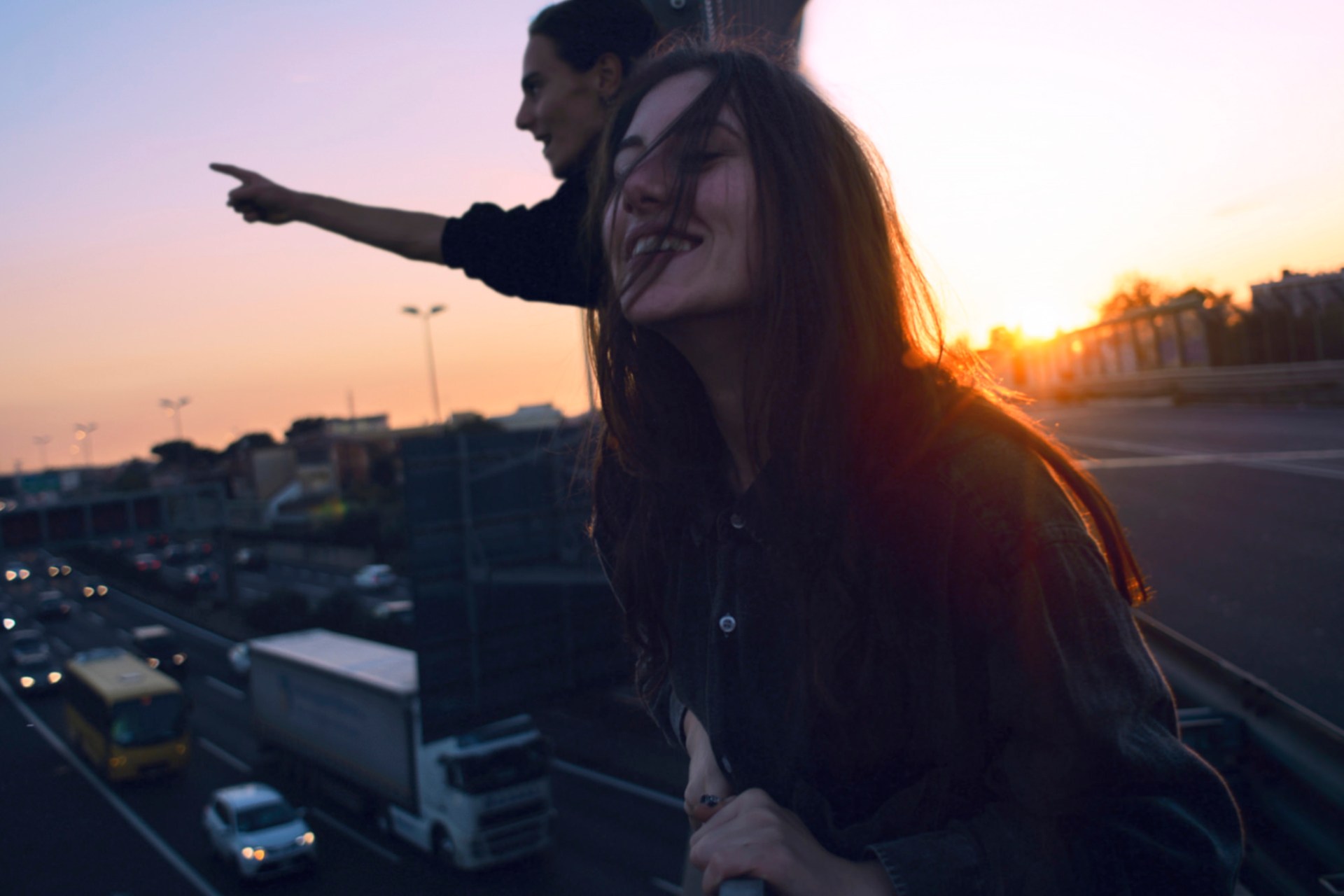 14 Beautiful Emotions That You Don’t Need To Be In A Relationship To Experience